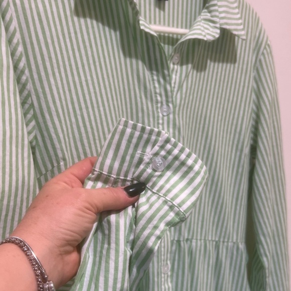 Like New - OVERSIZED DRESS – Green & White STRIPED With POCKETS – Size MEDIUM - Picture 6 of 8